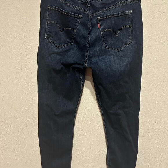 Levi's 711 Skinny high-waisted skinny jeans with star embellishments - Picture 8 of 8